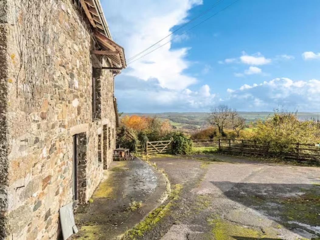 Historic Property With Stunning Views Hennock Luaran gambar
