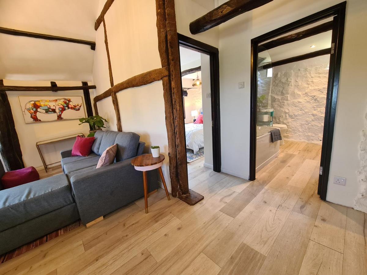 Historic Property With Stunning Views Hennock Luaran gambar
